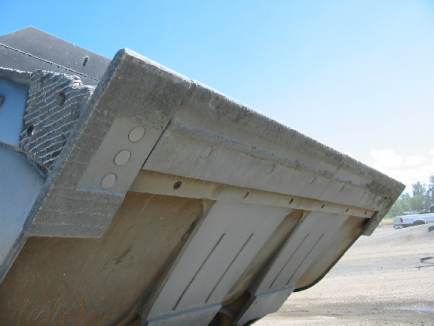 Double-edge end bits; single-edge center blade