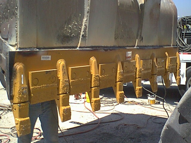 Kenco Master Edge assembly allows quick installation of heavy duty wear parts