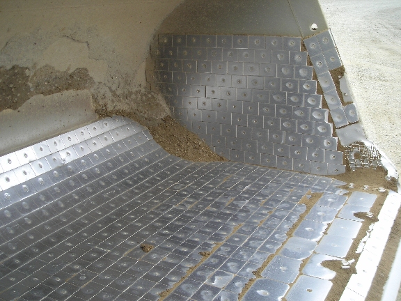 Wear Patch protects inside of bucket